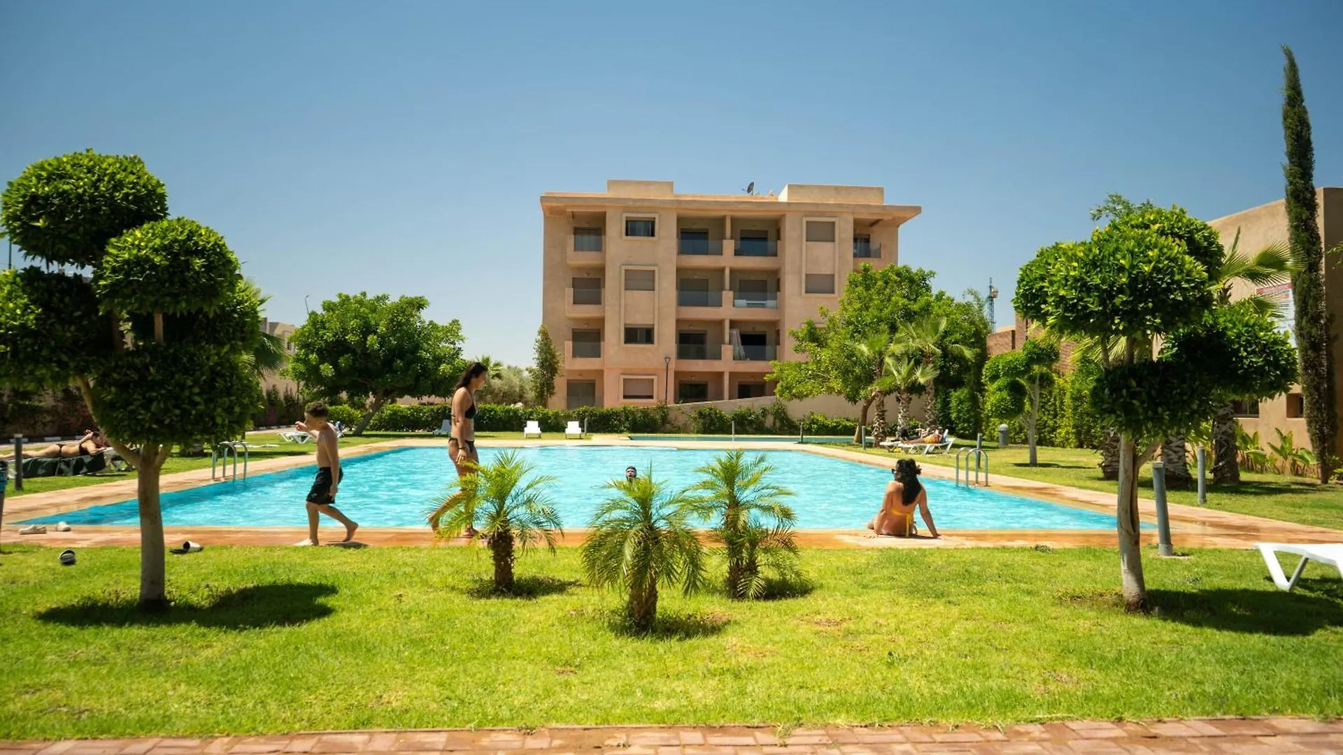 Magnifique Appartement Moderne De 2 Chambres Avec Piscine A 10 Min Du Centre De Marrakech Μαρακές